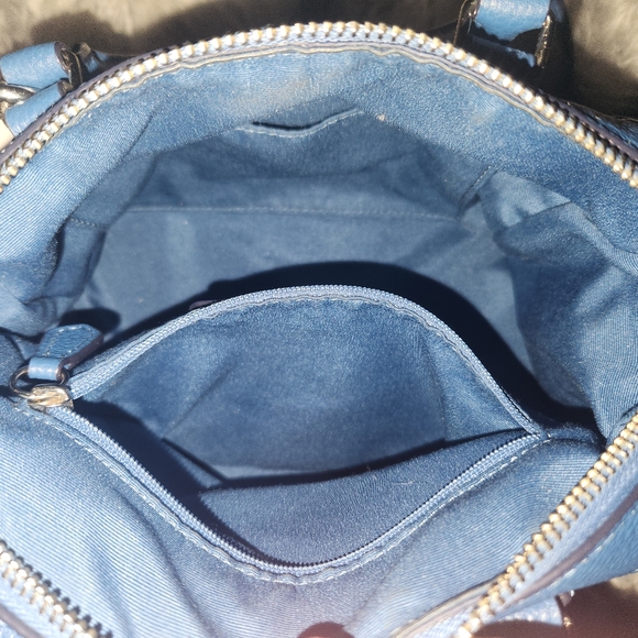 EUC Coach Sherpa Tote Bag w Bag Charm no callouts . - Picture 6 of 11